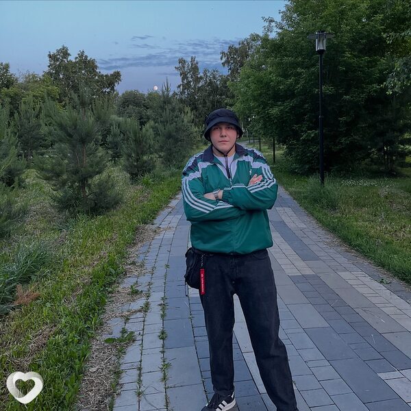 Михаил, 19, Барнауле — анкета №2654623