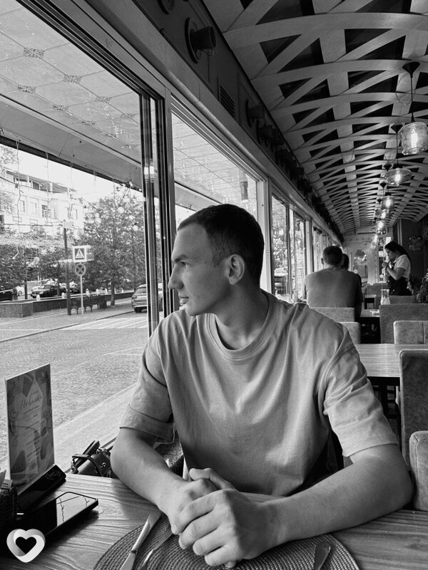 Игорь, 25, Красном Луче — анкета №2654927
