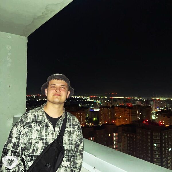 Артём, 24, Москве — анкета №2655078