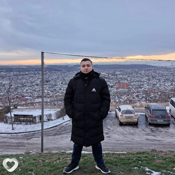 Эрик, 19, Пятигорске — анкета №2655021