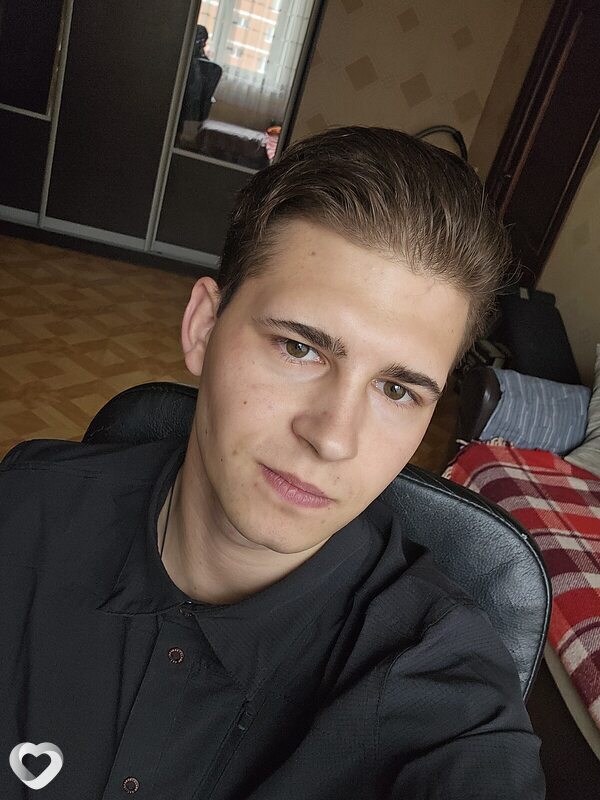Максим, 22, Москве — анкета №2658591