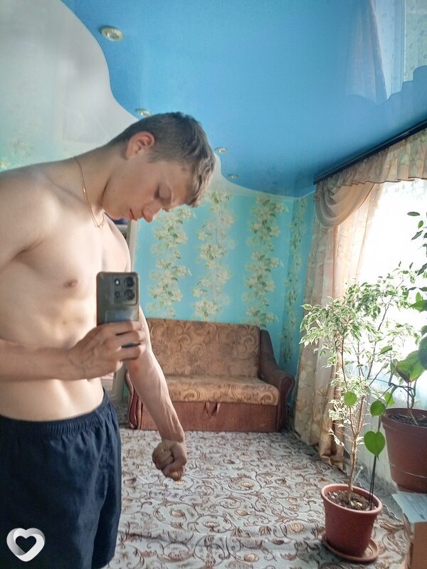 Дмитрий, 19, Пскове — анкета №2658720