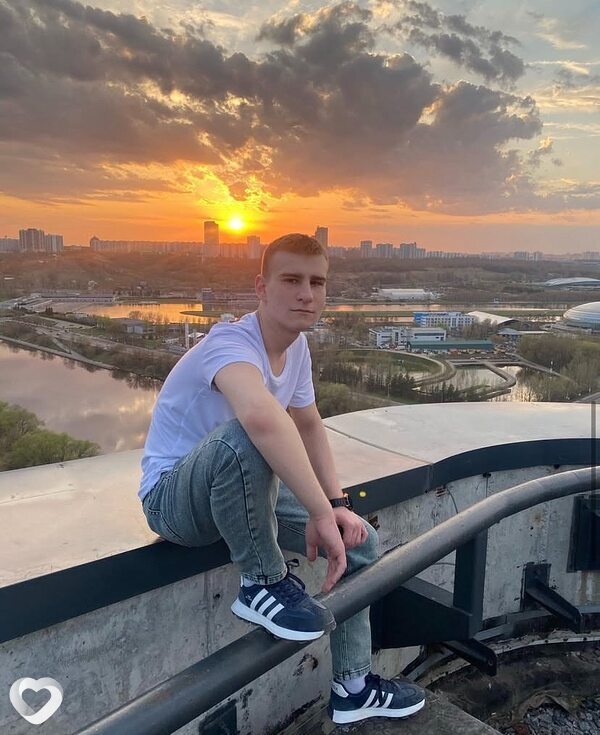 Денис, 21, Минске — анкета №2658902