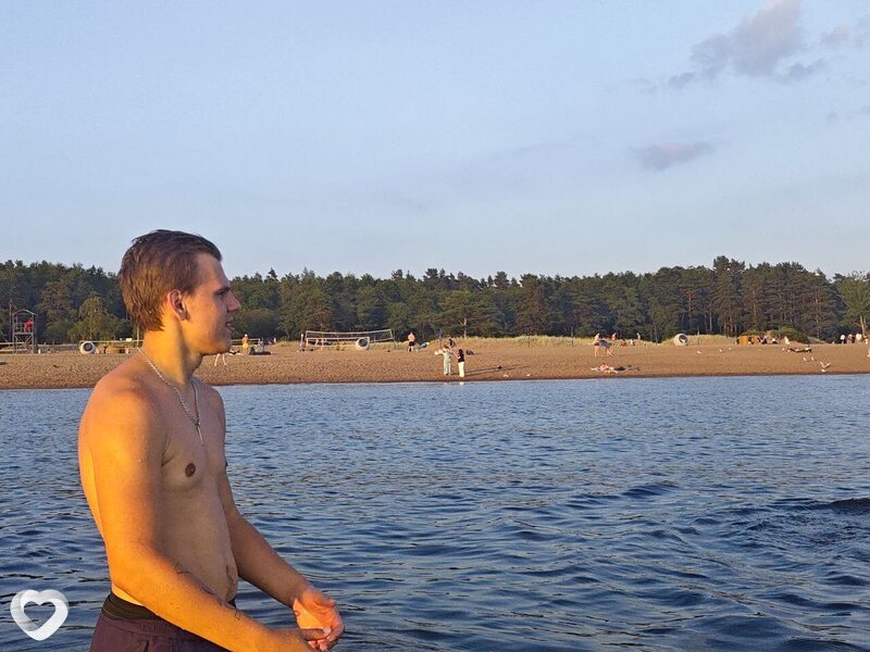 Юрий, 21, Москве — анкета №2659092