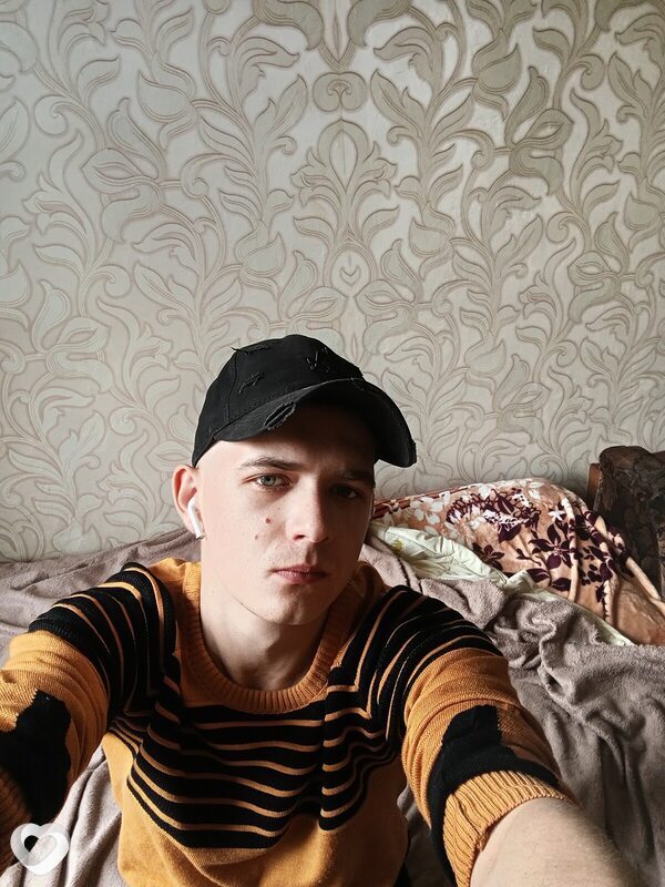 Артём, 25, Новомосковске — анкета №2659230