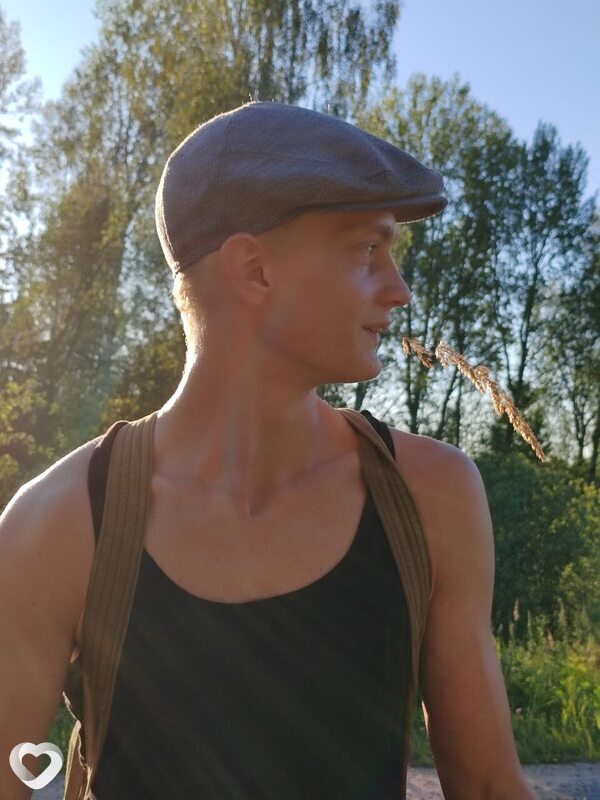Максим, 19, Москве — анкета №2659323