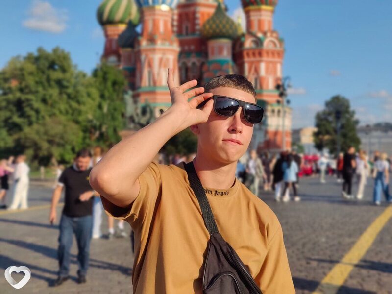 Максим, 21, Новочеркасске — анкета №2660241