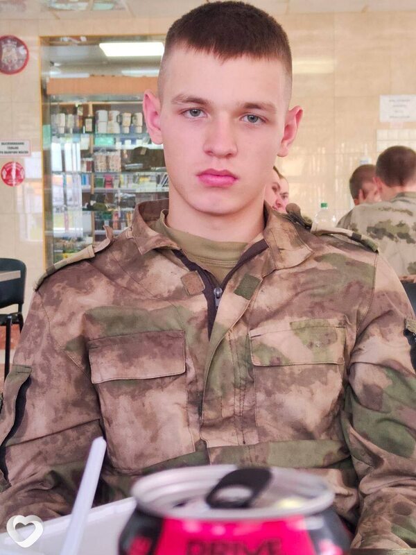 Александр, 21, Москве — анкета №2660363