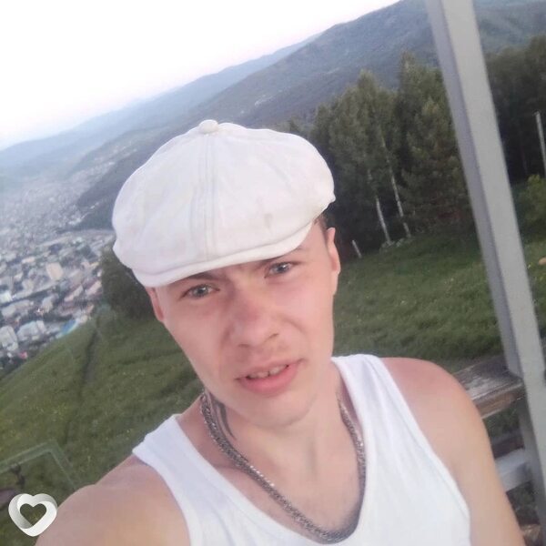 Илья, 21, Горно-Алтайске — анкета №2661852