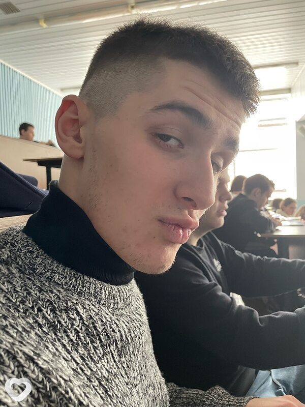 Михаил, 21, Воронеже — анкета №2662023