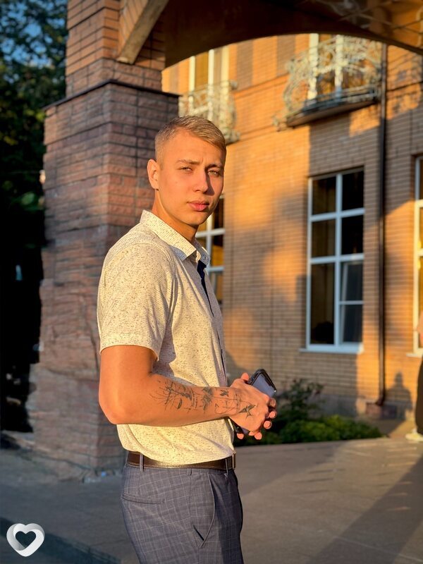 Александр, 25, Железногорске — анкета №2663095
