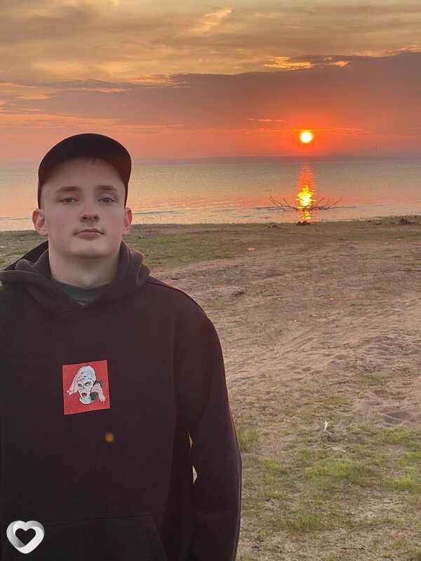 Павел, 21, Братске — анкета №2663468