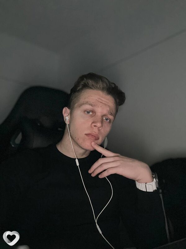 Павел, 27, Новосибирске — анкета №2663725