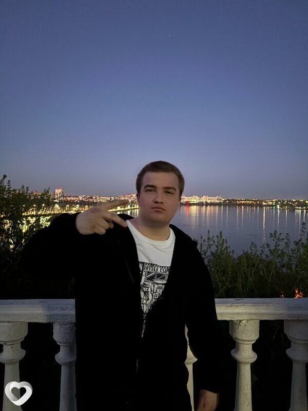 Константин, 21, Братске — анкета №2664051