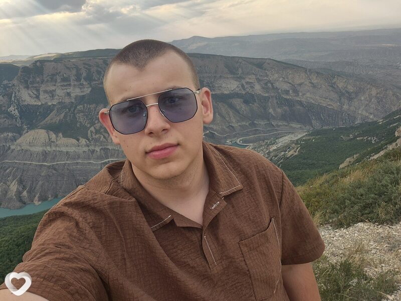 Артур, 19, Махачкале — анкета №2664873