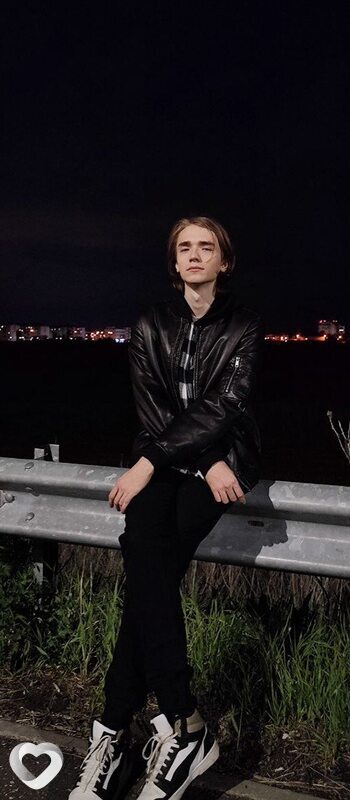 Максим, 19, Москве — анкета №2665302