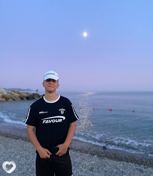Дмитрий, 21, Каменске-Шахтинском — анкета №2665195