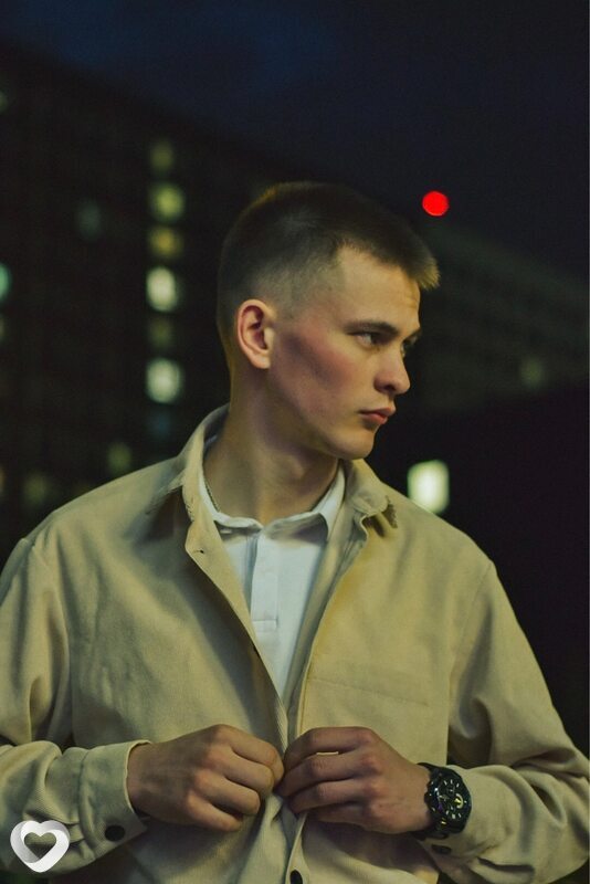 Александр, 22, Москве — анкета №2666080