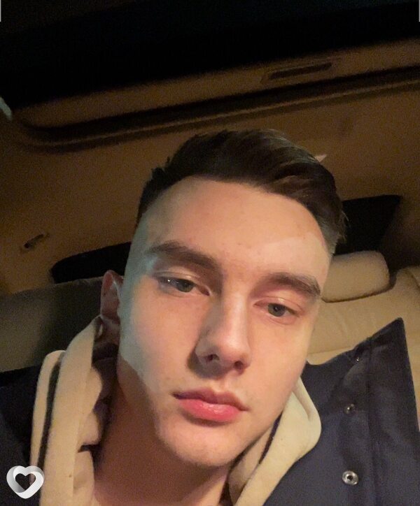 Артур, 23, Санкт-Петербурге — анкета №2669524