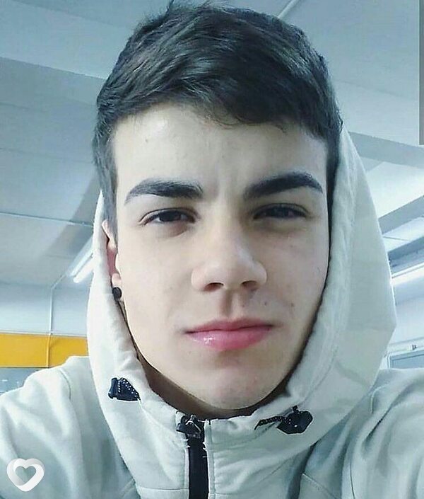 Данил, 19, Омске — анкета №2669961