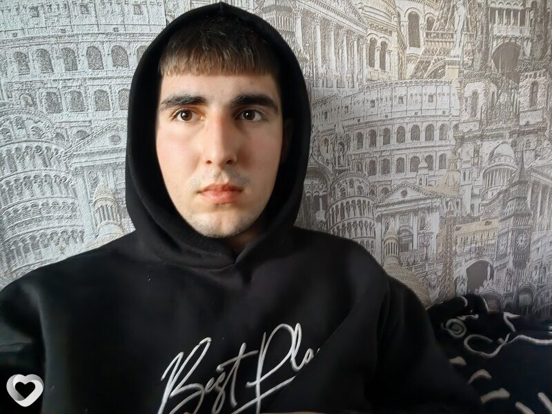 Антон, 20, Рогачев — анкета №2670095
