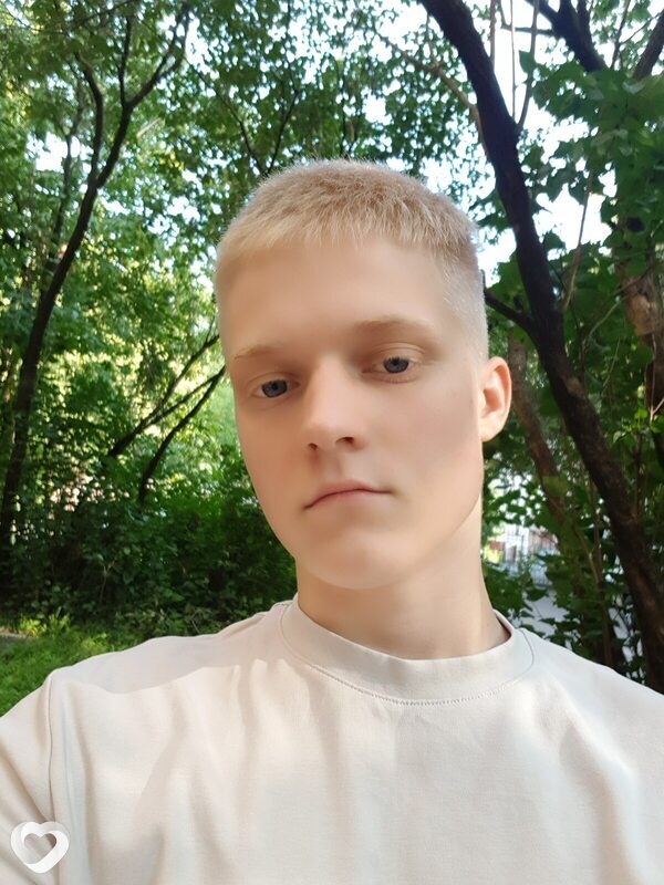 Александр, 21, Москве — анкета №2670719