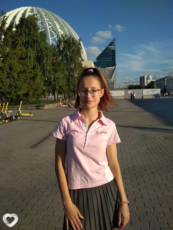 Анечка, 19, Екатеринбурге — анкета №2671458