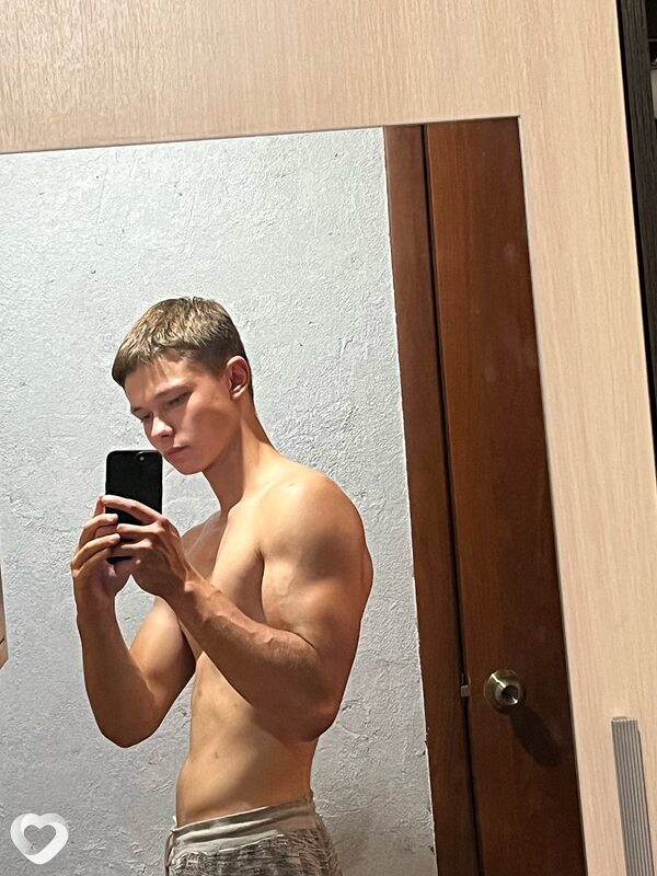 Дмитрий, 20, Магнитогорске — анкета №2671641