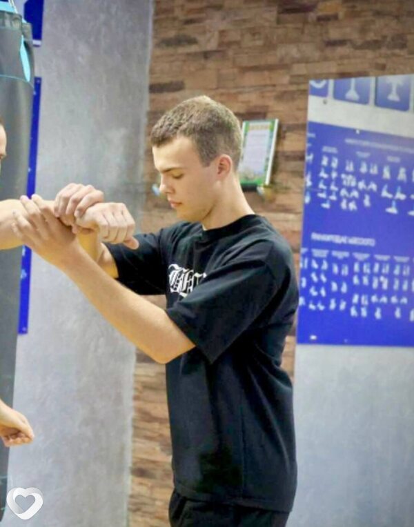 Сергей, 22, Кировске — анкета №2672519