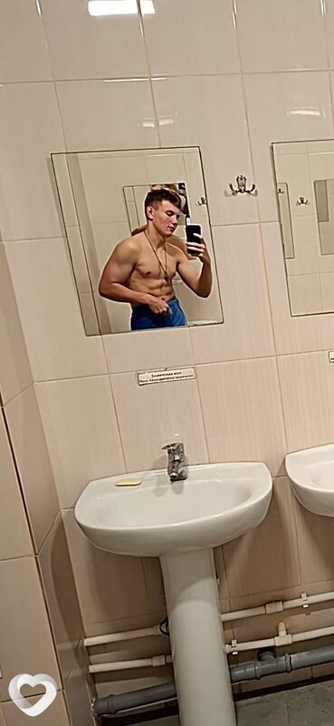 Дмитрий, 22, Ялте — анкета №2672907