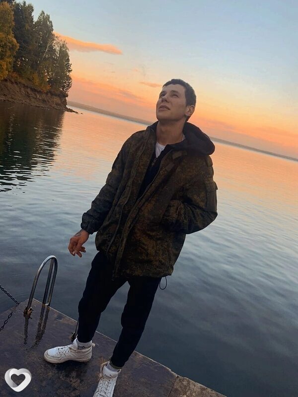 Илья, 21, Иркутске — анкета №2673459