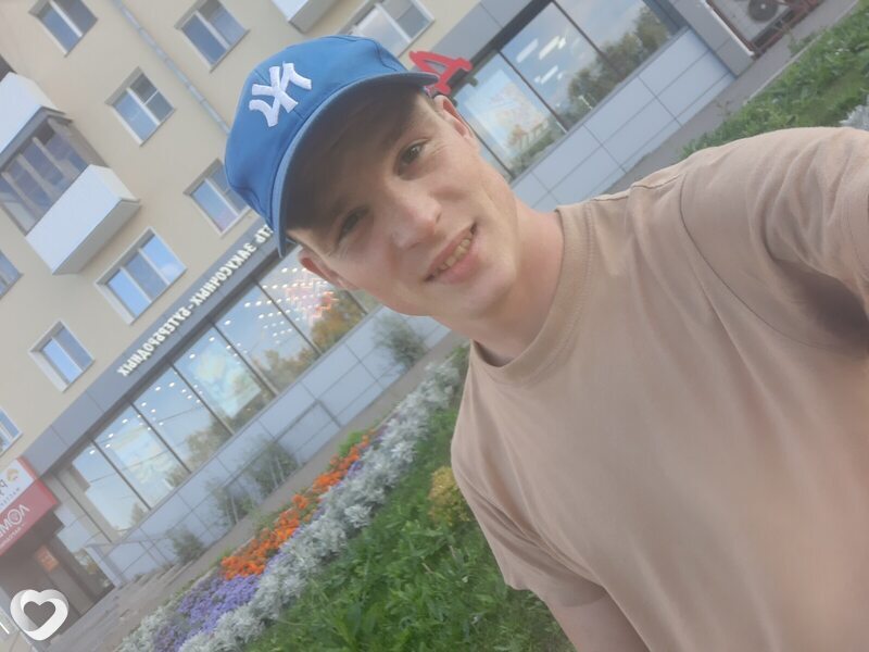 Олег, 24, Москве — анкета №2674044