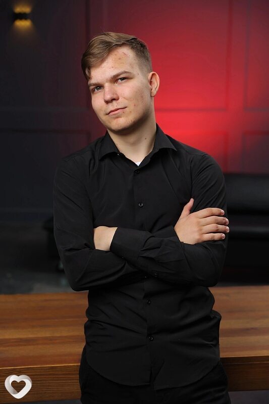 Артём, 21, Самаре — анкета №2674459