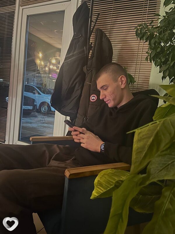 Илья, 19, Санкт-Петербурге — анкета №2674461