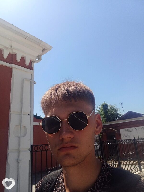 Валентин, 21, Славянске-на-Кубани — анкета №2675628