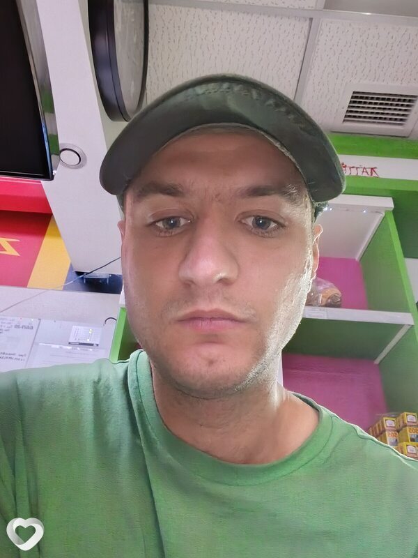 Артем, 27, Енакиеве — анкета №2675988