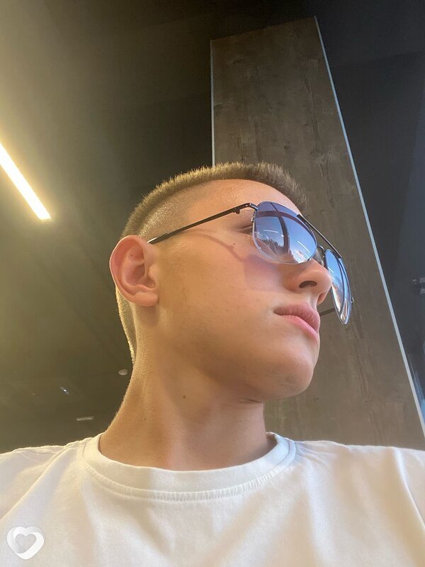 Иван, 19, Ярославле — анкета №2675949