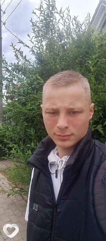 Илья, 21, Молодечно — анкета №2677102