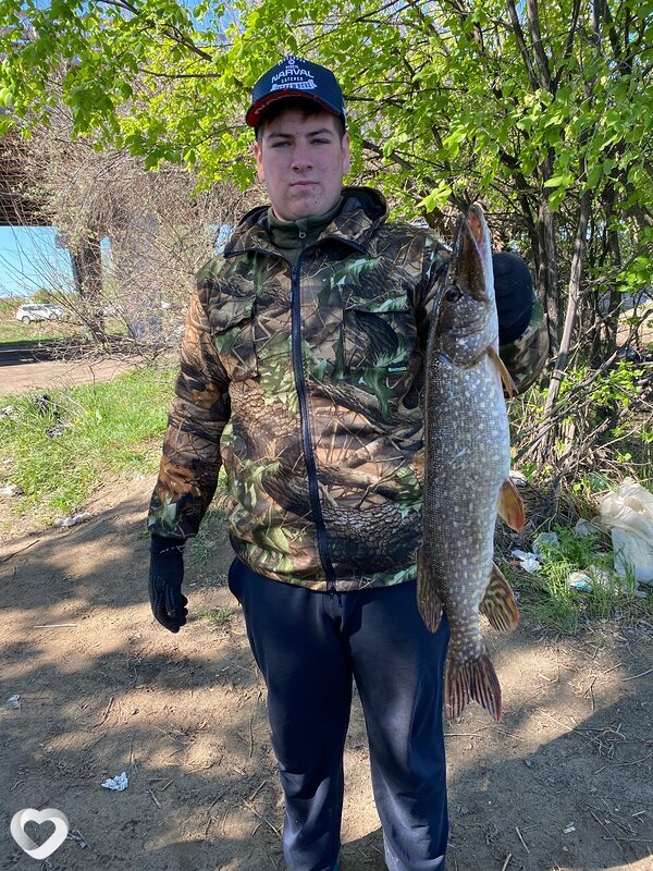 Артем, 20, Саратове — анкета №2678492