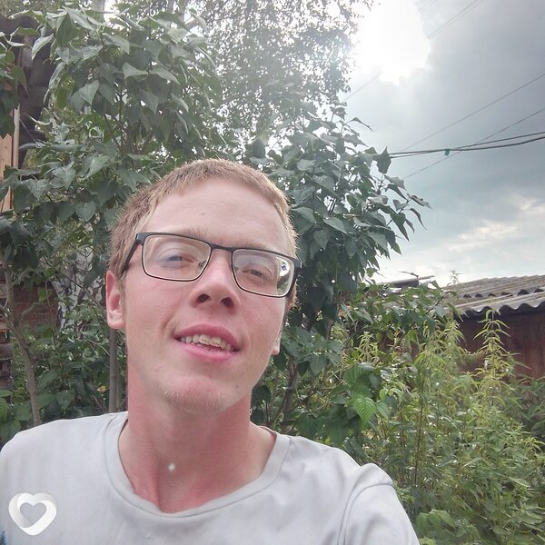 Александр, 19, Красноярске — анкета №2680083