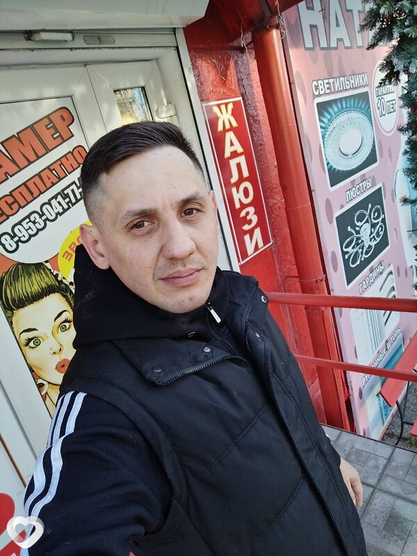 Максим, 35, Карпинске — анкета №2680883