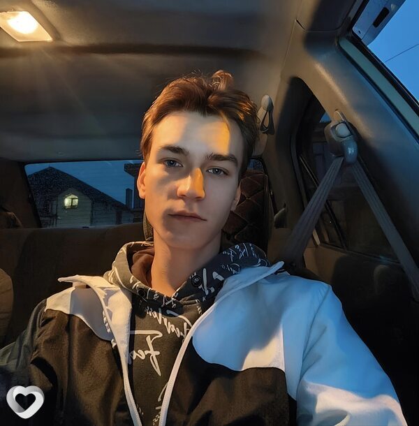 Артемий, 22, Краснодаре — анкета №2681077