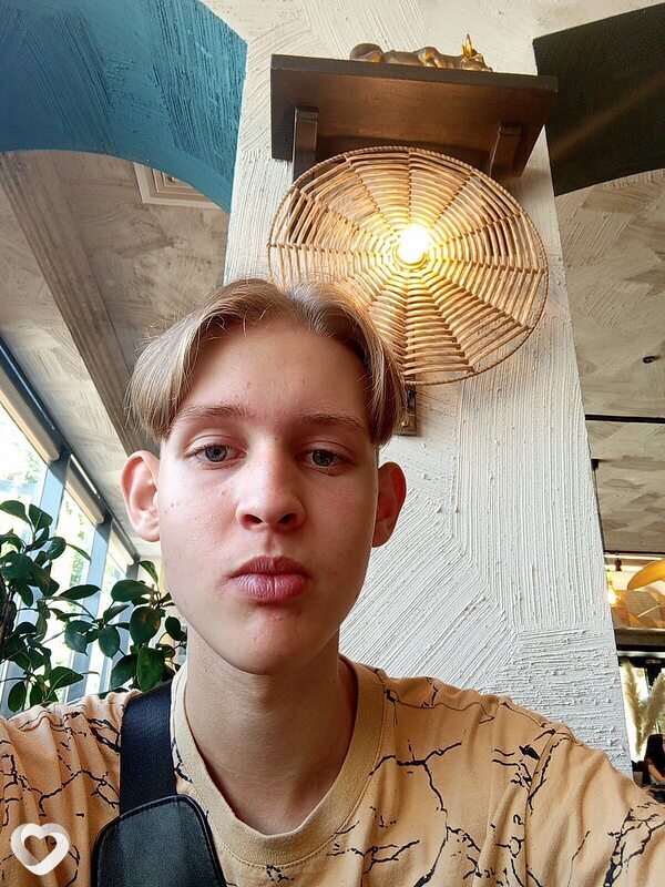 Серёга, 19, Новосибирске — анкета №2682824