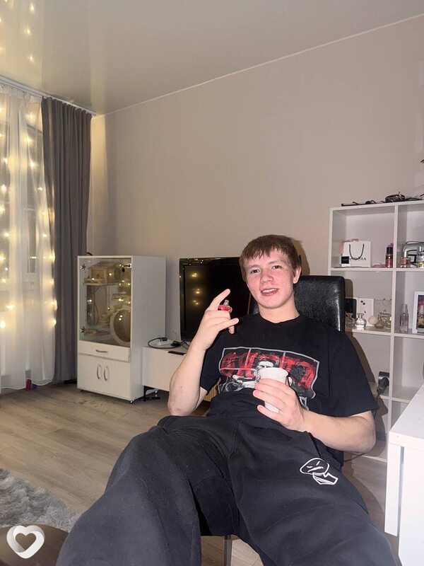 Макс, 19, Санкт-Петербурге — анкета №2685181