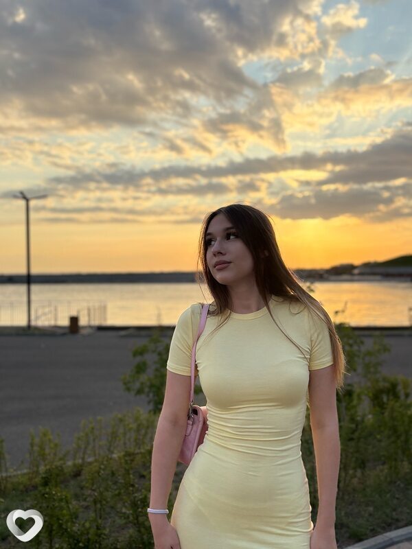 Елизавета, 19, Тольятти — анкета №2685339