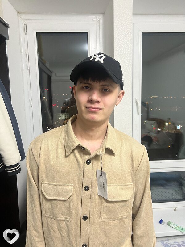 Ayubxon, 23, Иркутске — анкета №2686630