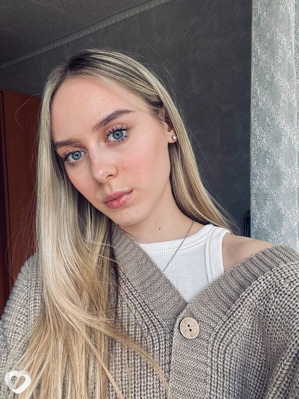Настя, 23, Красноярске — анкета №2686669