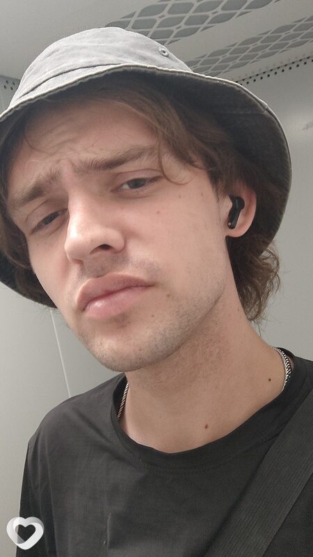 Кирилл, 21, Бийске — анкета №2686842