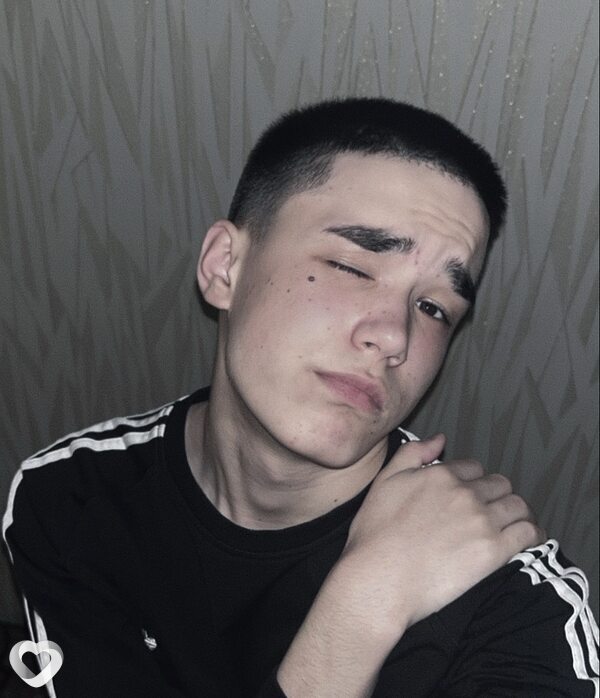 Миша, 19, Санкт-Петербурге — анкета №2687026