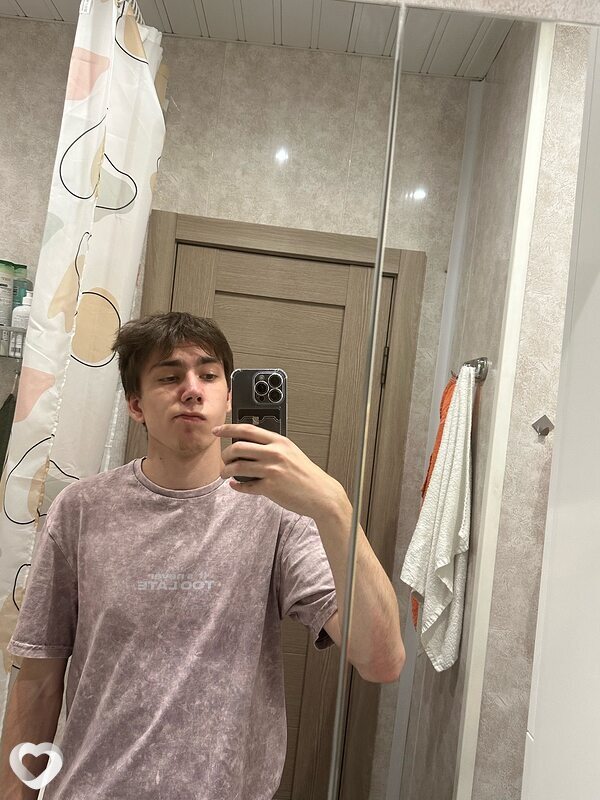 Илья, 19, Москве — анкета №2688290